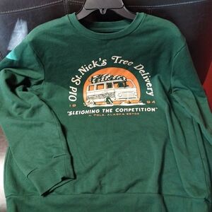 CHRISTMAS!!  Green Old St. Nick's Tree Delivery Sweatshirt.  SZ XL